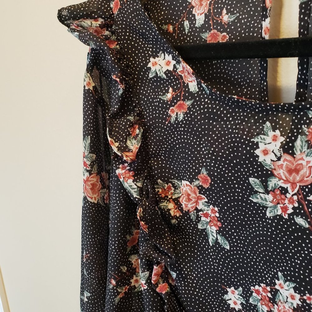 Torrid Black Floral Dot Smocked Top 4X - Picture 8 of 10